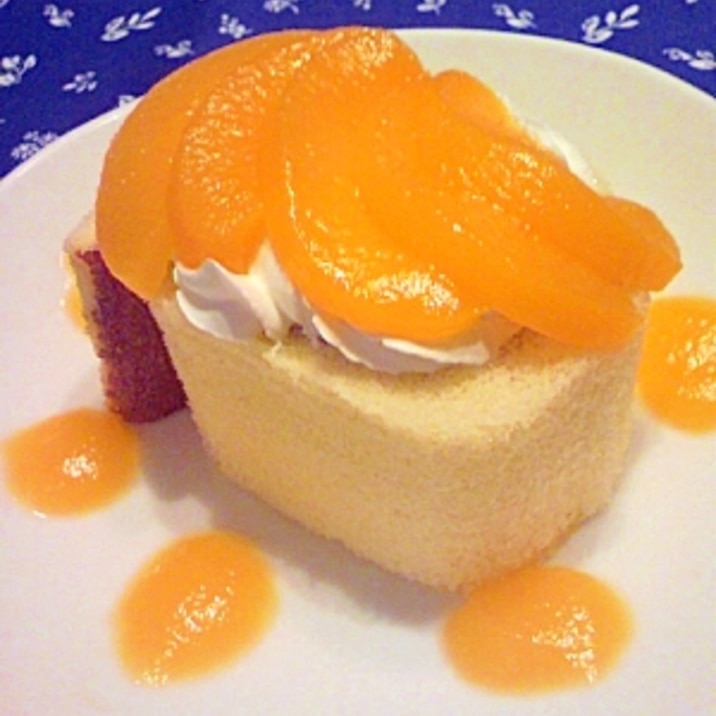 市販のロールケーキのアレンジ（桃缶）
